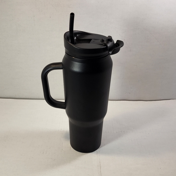 Travel Mug TAL 30oz. Stainless Steel Basin with Silicone Straw Black. (Like NEW) - Picture 9 of 13